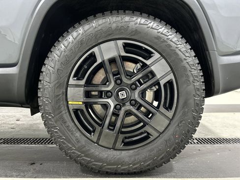 Used 2024 Rivian R1S Adventure AWD/4WD image 10