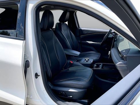 Used 2022 Ford Mustang Mach-E Premium RWD image 7