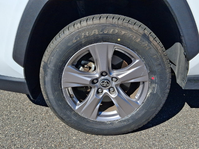 Used 2025 Toyota RAV4 XLE FWD image 8