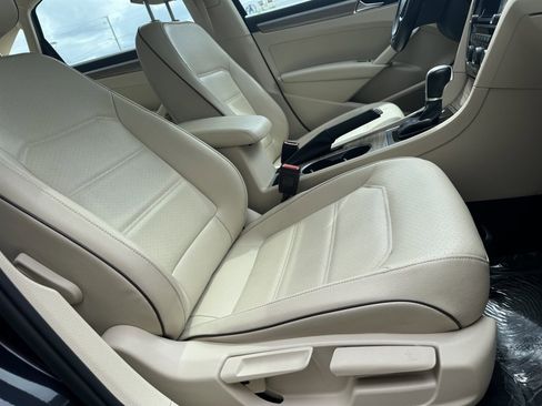 Used 2018 Volkswagen Passat 2.0T SE image 20