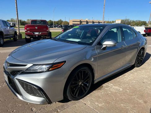 Used 2021 Toyota Camry XSE image 4