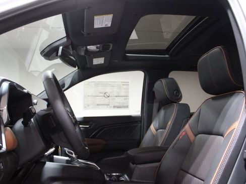 New 2026 GMC Canyon AT4 w/ Technology Plus Package AWD/4WD image 4