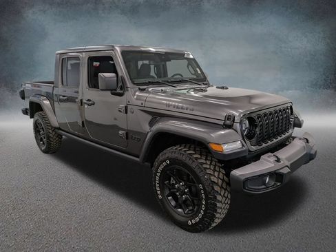Used 2025 Jeep Gladiator Sport AWD/4WD image 3