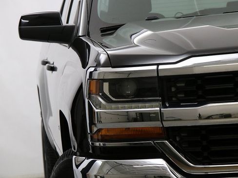 Used 2017 Chevrolet Silverado 1500 LT w/ All Star Edition image 4