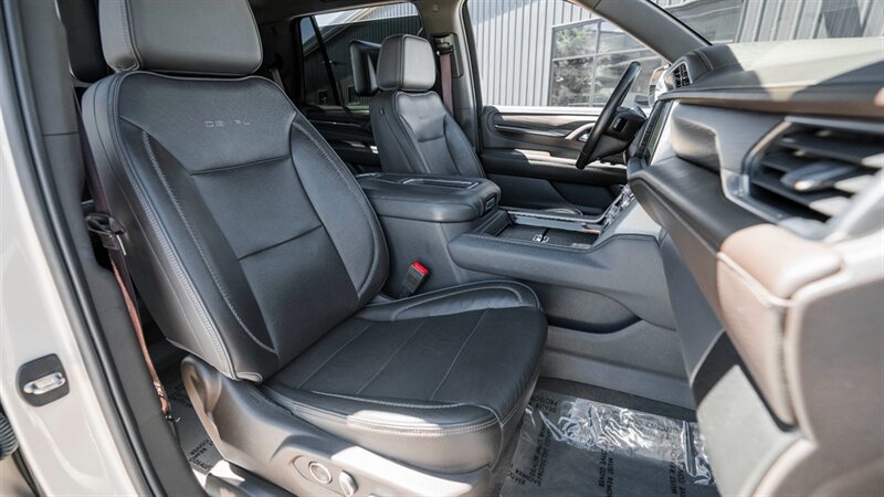 Used 2021 GMC Yukon Denali w/ Denali Ultimate Package AWD/4WD image 20