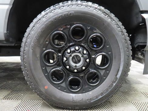 Used 2024 Ford F250 XLT w/ Black Appearance Package image 11