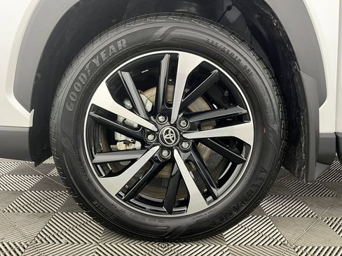 Used 2025 Toyota Corolla Cross AWD Hybrid image 20