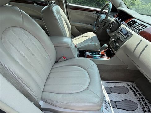 Used 2009 Buick Lucerne CXL FWD image 17