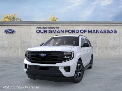 New 2026 Ford Expedition Active image 3