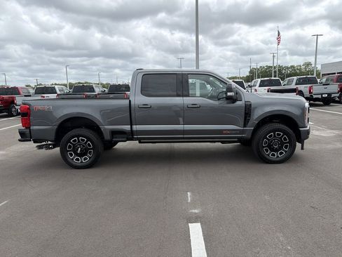 New 2026 Ford F250 Platinum AWD/4WD image 3