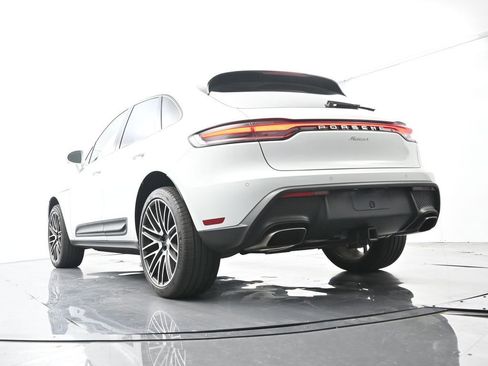 Certified 2025 Porsche Macan AWD/4WD image 47