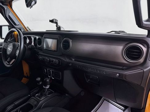 Used 2018 Jeep Wrangler Unlimited Sport S AWD/4WD image 28
