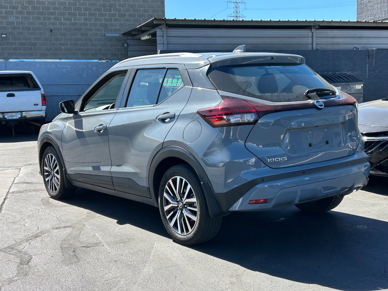 Certified 2021 Nissan Kicks SV FWD image 3