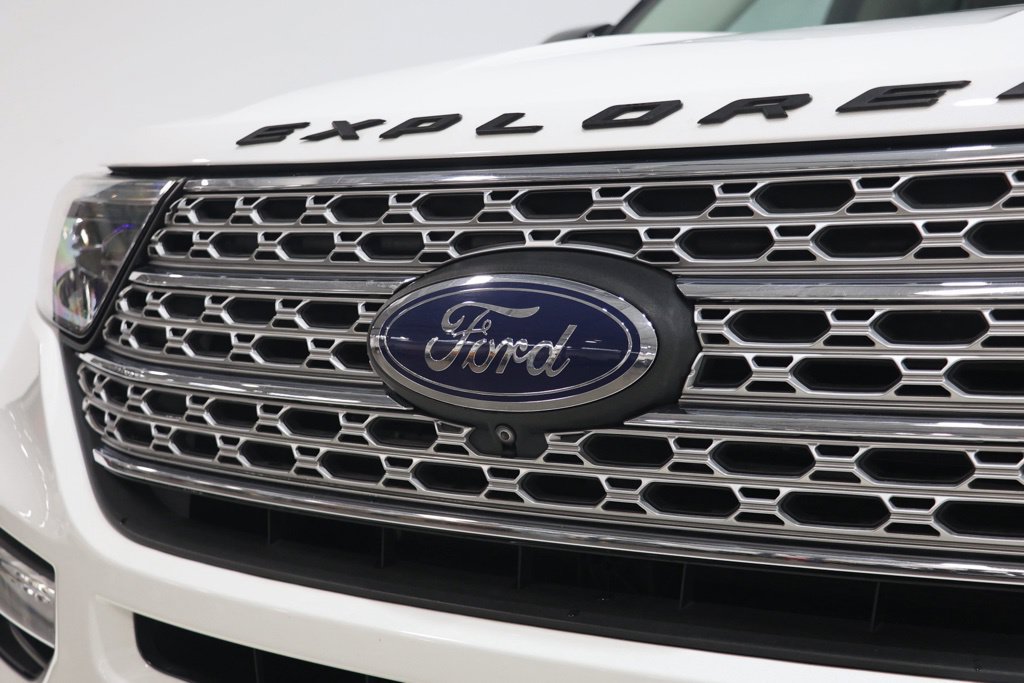 Used 2020 Ford Explorer Limited w/ Class III Trailer Tow Package RWD image 10