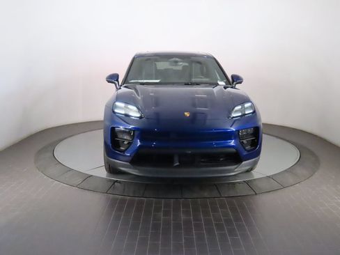 Certified 2025 Porsche Macan Electric RWD image 10