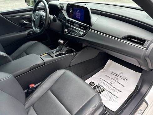 Used 2023 Lexus ES 350 w/ Premium Package FWD image 11