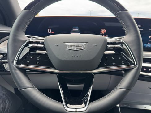 Used 2025 Cadillac Lyriq Sport AWD/4WD image 9