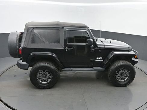 Used 2017 Jeep Wrangler Sahara w/ Connectivity Group image 38