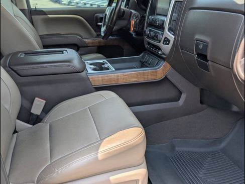 Used 2018 GMC Sierra 1500 SLT AWD/4WD image 18