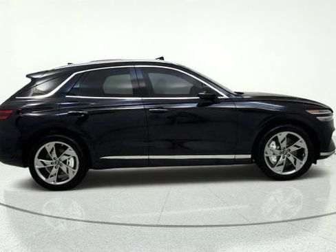 Used 2025 Genesis Electrified GV70 w/ Prestige Package AWD/4WD image 14
