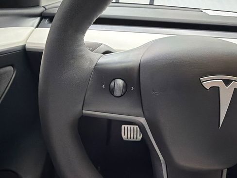 Used 2023 Tesla Model Y Long Range image 25