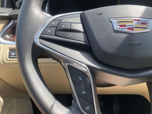 Used 2018 Cadillac XT5 Premium Luxury FWD image 21