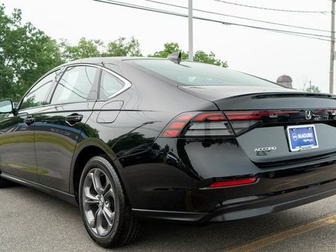 Used 2023 Honda Accord EX image 8