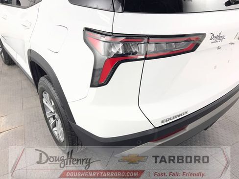 Used 2025 Chevrolet Equinox LT FWD image 13