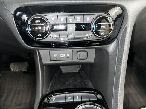 Certified 2022 Buick Encore GX Select image 15