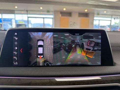 Used 2018 BMW 750i image 20