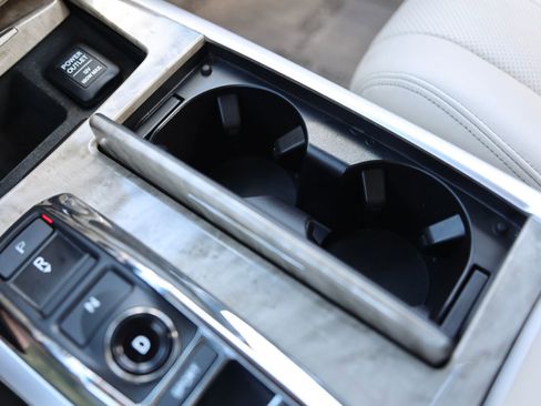 Used 2020 Acura RLX Sport Hybrid w/ Advance Pkg image 33