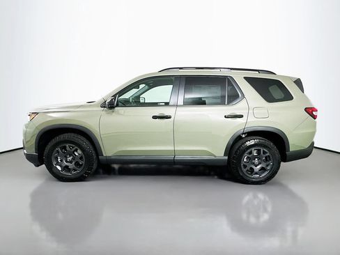 Certified 2026 Honda Pilot TrailSport image 8