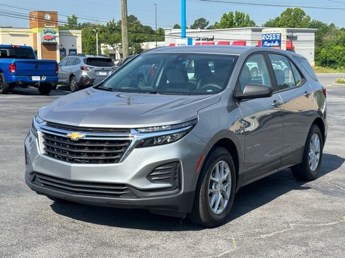 Used 2023 Chevrolet Equinox LS FWD image 1
