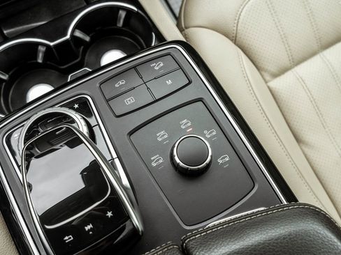 Used 2019 Mercedes-Benz GLS 450 4MATIC image 8