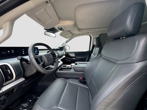 Used 2025 Ford Expedition Max Active AWD/4WD image 21