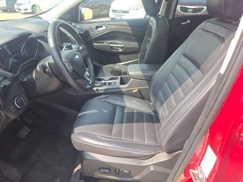 Used 2019 Ford Escape Titanium FWD image 17