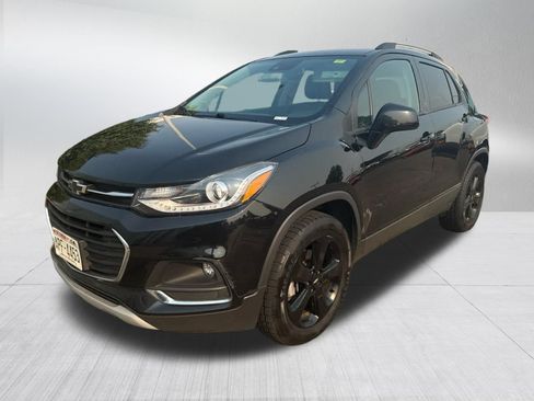 Certified 2018 Chevrolet Trax Premier w/ Midnight Edition AWD/4WD image 4
