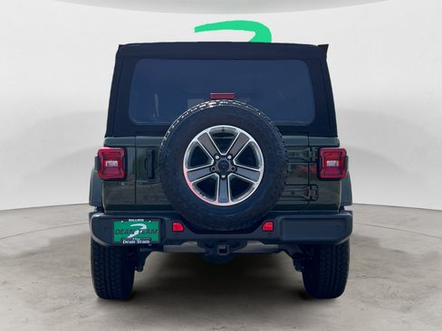 Used 2021 Jeep Wrangler Unlimited Sahara AWD/4WD image 7