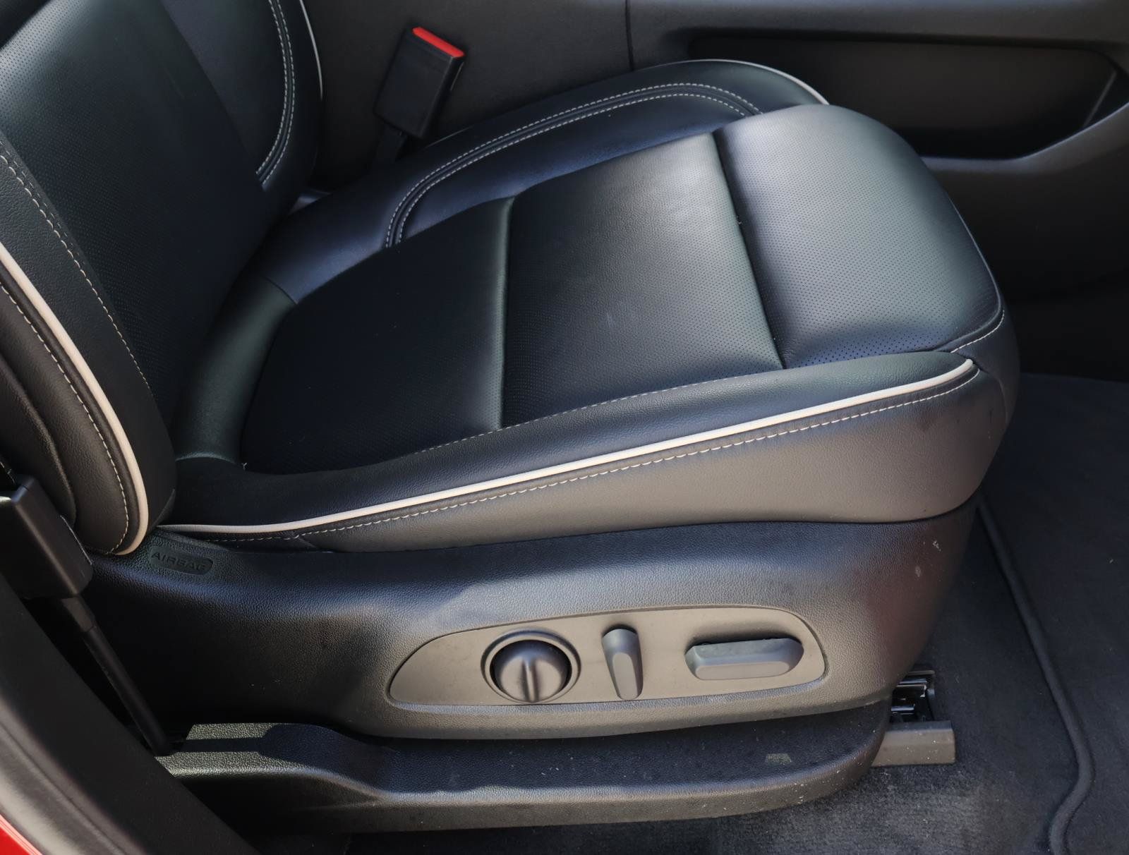 Used 2023 Chevrolet Traverse Premier FWD image 21