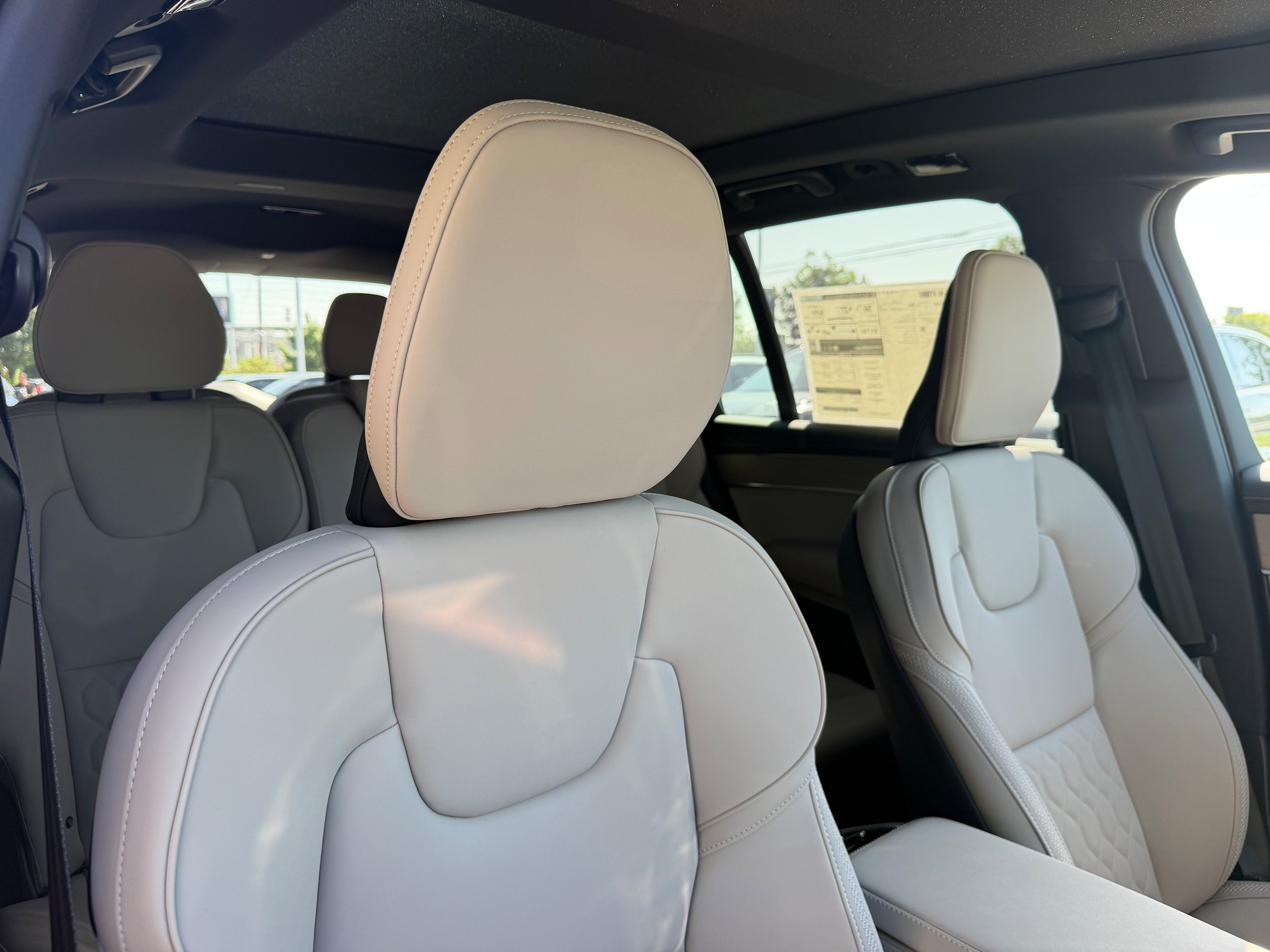 New 2026 Volvo XC90 T8 Plus w/ Protection Package AWD/4WD image 9