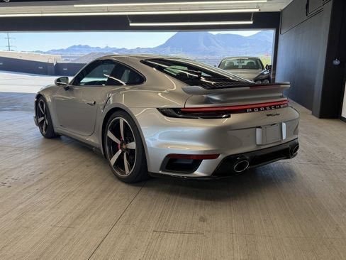 Used 2022 Porsche 911 Turbo image 3