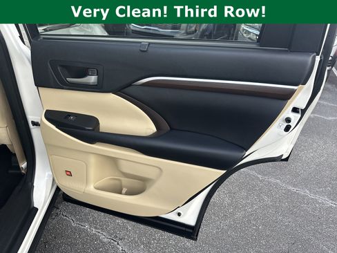 Used 2016 Toyota Highlander Limited AWD/4WD image 18