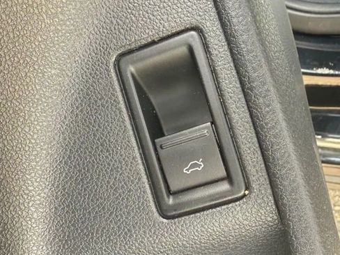 Used 2015 Volkswagen Jetta SE FWD image 16