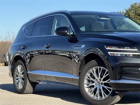 Used 2024 Genesis GV80 2.5T image 3