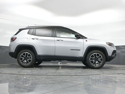 Used 2025 Jeep Compass Trailhawk w/ Trailer Tow Group image 45