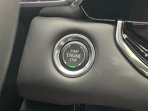 New 2025 GMC Canyon Elevation w/ Convenience Package image 4