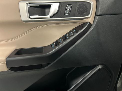 Used 2020 Ford Explorer XLT w/ Equipment Group 202A image 12