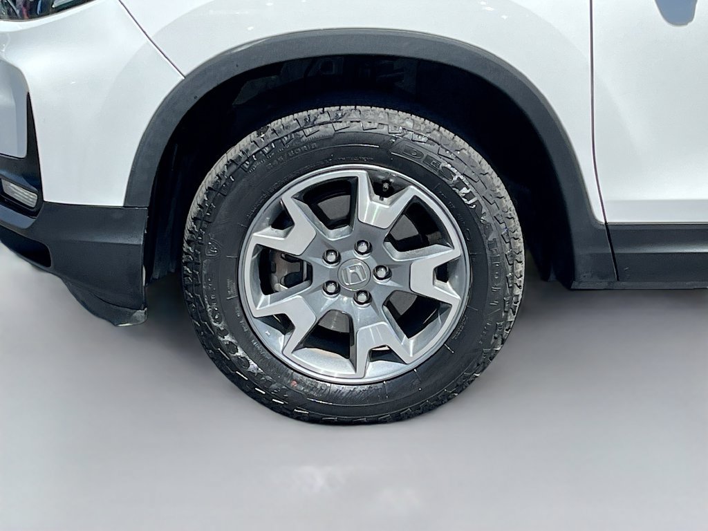 Used 2023 Honda Passport TrailSport image 32