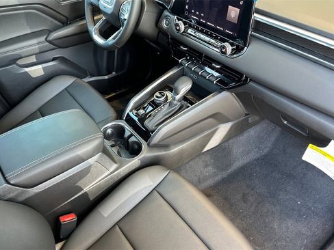 New 2025 GMC Canyon Elevation w/ Convenience Package image 13