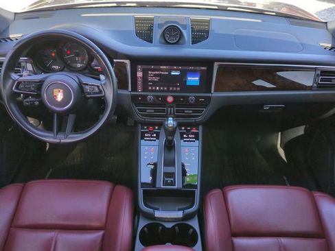 Used 2023 Porsche Macan image 16